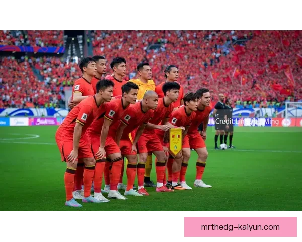 西班牙队勇夺2010年世界杯冠军，历史性成就激发全国欢庆与足球热潮持续升温